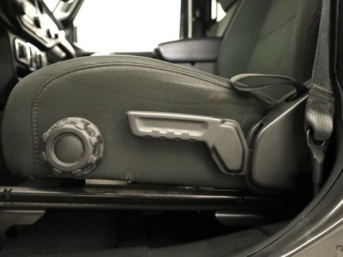 Used 2022 Jeep Wrangler Unlimited Sport image 11