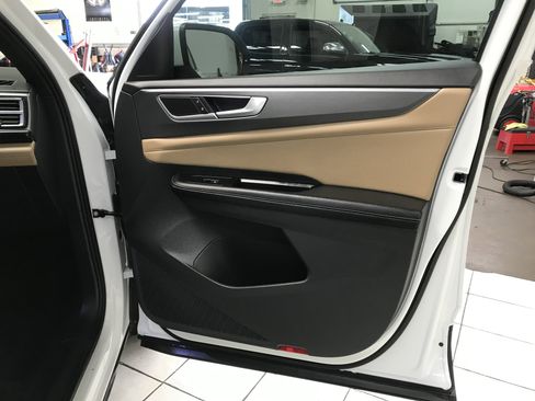 Used 2024 Volkswagen Atlas Cross Sport SE FWD image 13