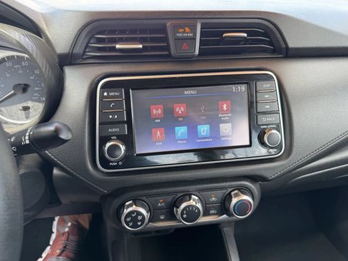 Used 2020 Nissan Versa S FWD image 25