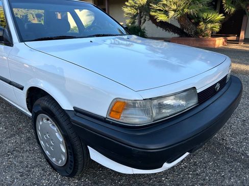 Used 1991 Toyota Camry Deluxe image 12