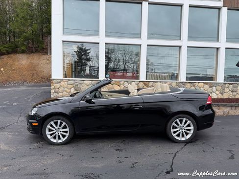 Used 2012 Volkswagen Eos Komfort FWD image 11