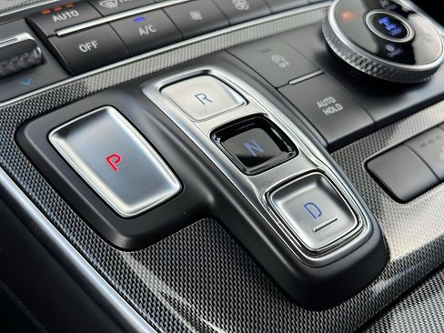 Used 2020 Hyundai Santa Fe SE image 32