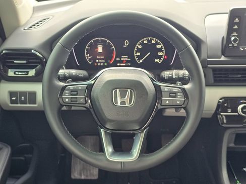 Used 2025 Honda Pilot EX-L image 16