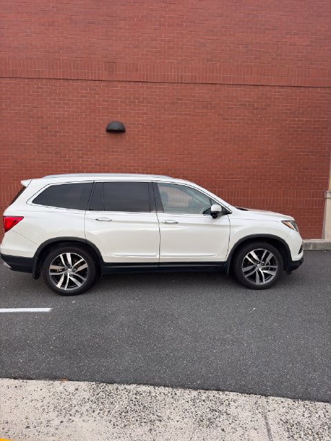 Used 2016 Honda Pilot Touring image 2