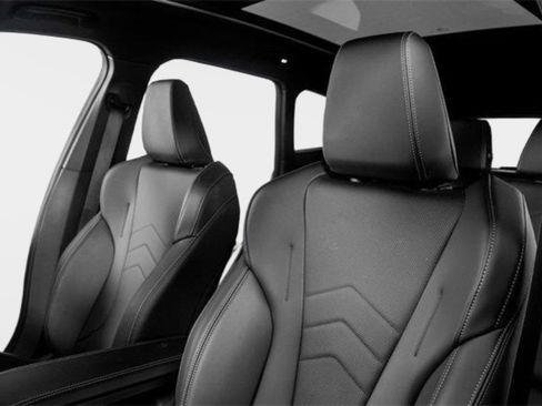 Used 2025 BMW X1 M35i image 3