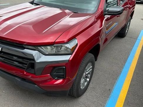 Used 2025 Chevrolet Colorado LT w/ Advanced Trailering Package AWD/4WD image 3
