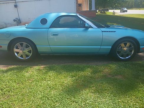 Used 2002 Ford Thunderbird RWD image 5