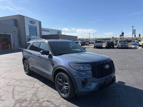 Used 2025 Ford Explorer ST AWD/4WD image 1