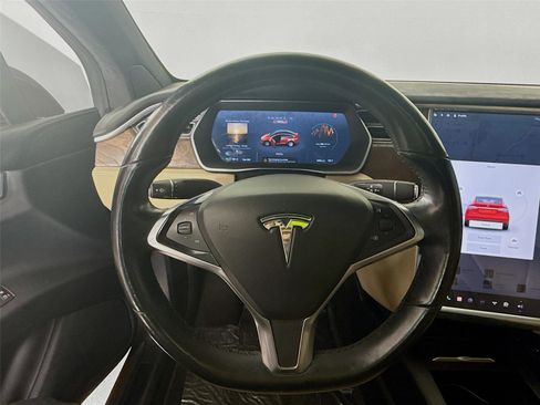 Used 2016 Tesla Model X P90D image 10