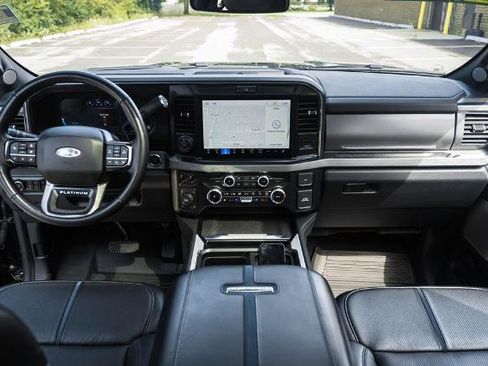 Certified 2025 Ford F250 Platinum AWD/4WD image 19