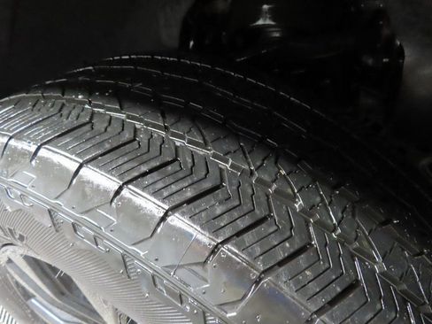 Used 2024 Ford F150 Lariat image 7