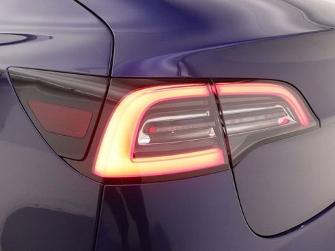 Used 2022 Tesla Model 3 Standard Range image 20