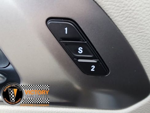 Certified 2023 Chrysler Pacifica Touring-L image 33