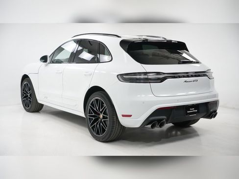 New 2026 Porsche Macan GTS image 3