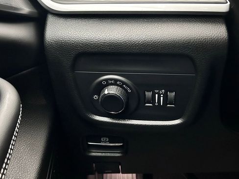 New 2025 Jeep Grand Cherokee Laredo X image 24