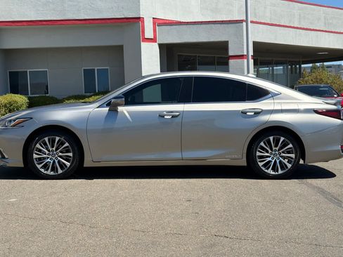 Used 2021 Lexus ES 300h w/ Premium Package FWD image 9