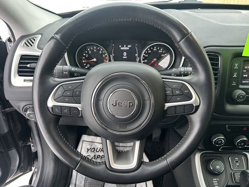 Used 2018 Jeep Compass Latitude image 17