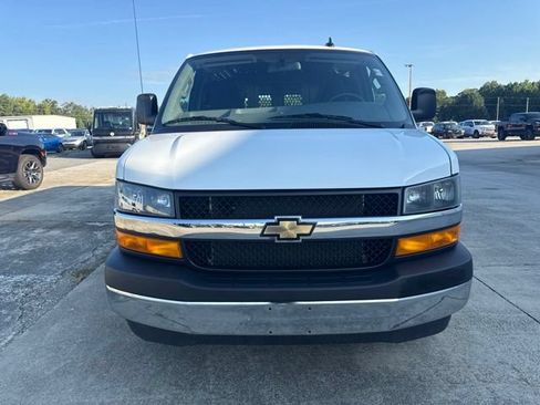 Used 2025 Chevrolet Express 2500 w/ Driver Convenience Package RWD image 8
