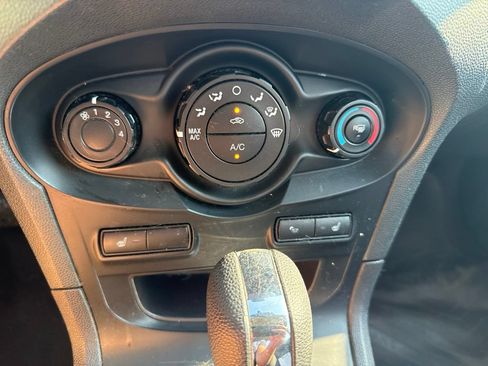 Used 2012 Ford Fiesta SE FWD image 19