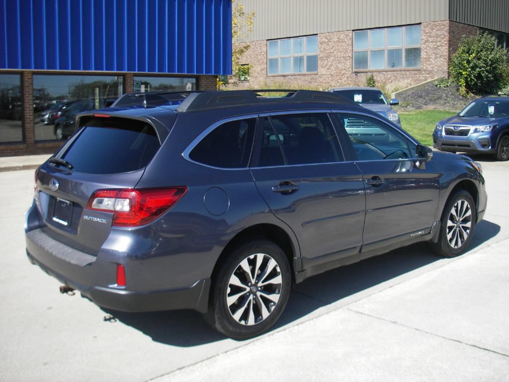 Used 2016 Subaru Outback 2.5i Limited AWD/4WD image 5