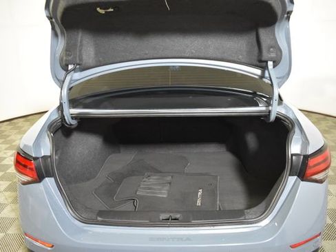Used 2025 Nissan Sentra SR w/ SR Premium Package FWD image 30