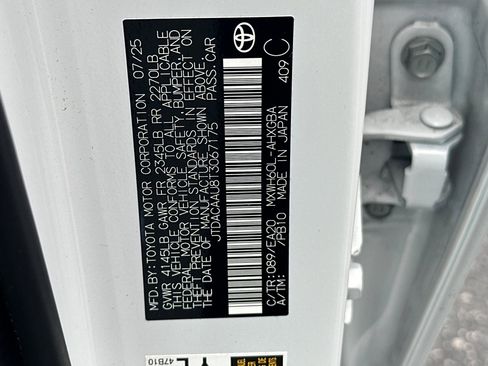 Used 2026 Toyota Prius XLE image 30