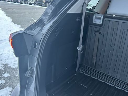 Used 2023 Toyota Highlander Limited image 15