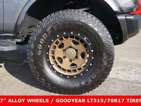 Used 2023 Ford Bronco Black Diamond w/ Sasquatch Package image 12