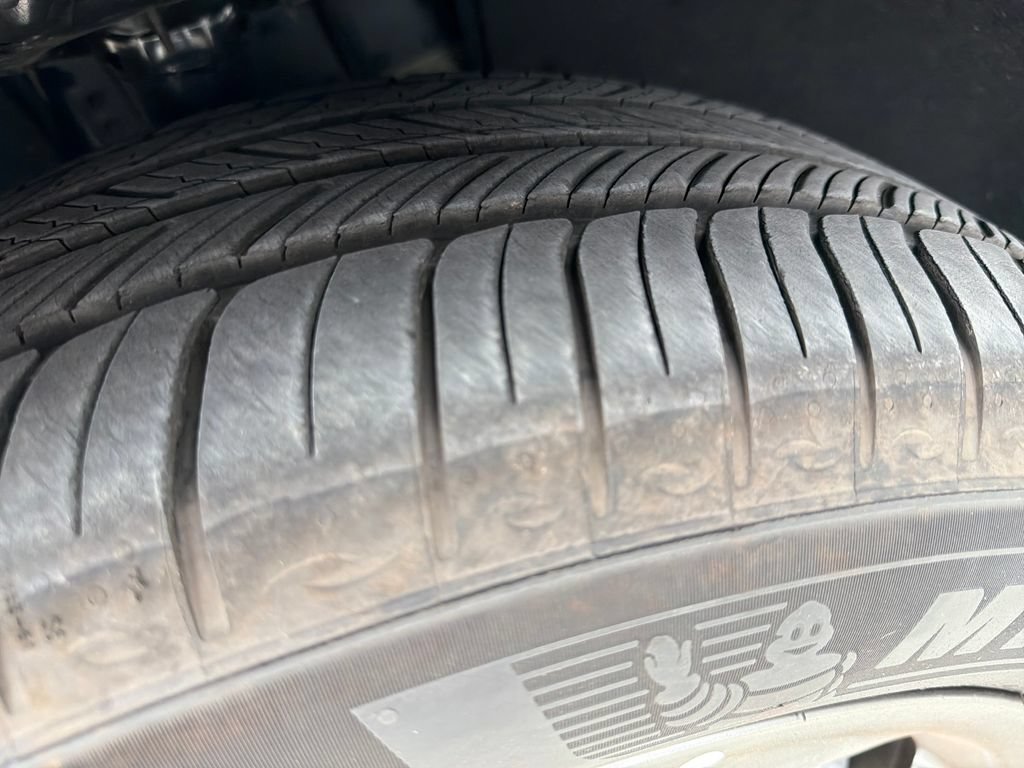 Certified 2026 Genesis GV70 2.5T Advanced AWD/4WD image 18