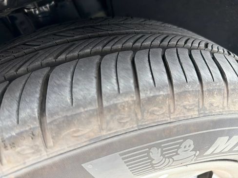 Certified 2026 Genesis GV70 2.5T Advanced AWD/4WD image 18