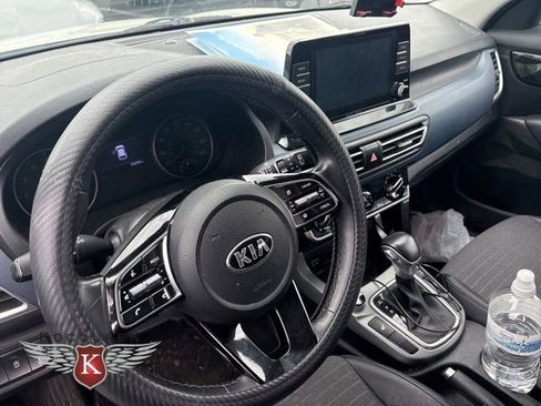 Used 2021 Kia Seltos S AWD/4WD image 4