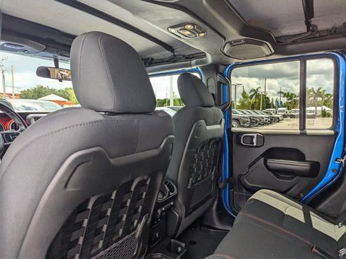Used 2020 Jeep Gladiator Rubicon w/ Trailer Tow Package image 18