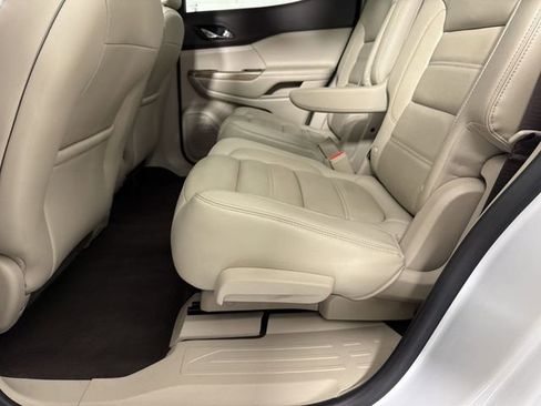 Used 2019 GMC Acadia Denali image 21