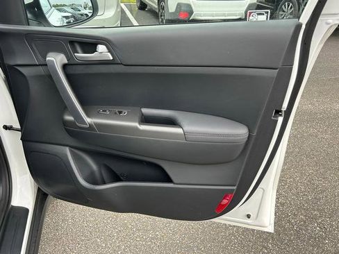 Used 2022 Kia Sportage LX image 31