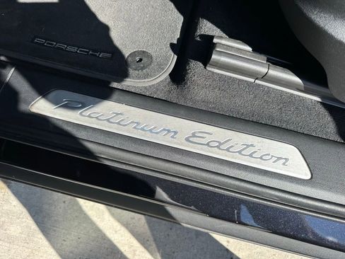 Used 2022 Porsche Cayenne Platinum Edition image 22
