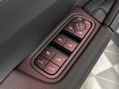 New 2026 Porsche Cayenne image 26