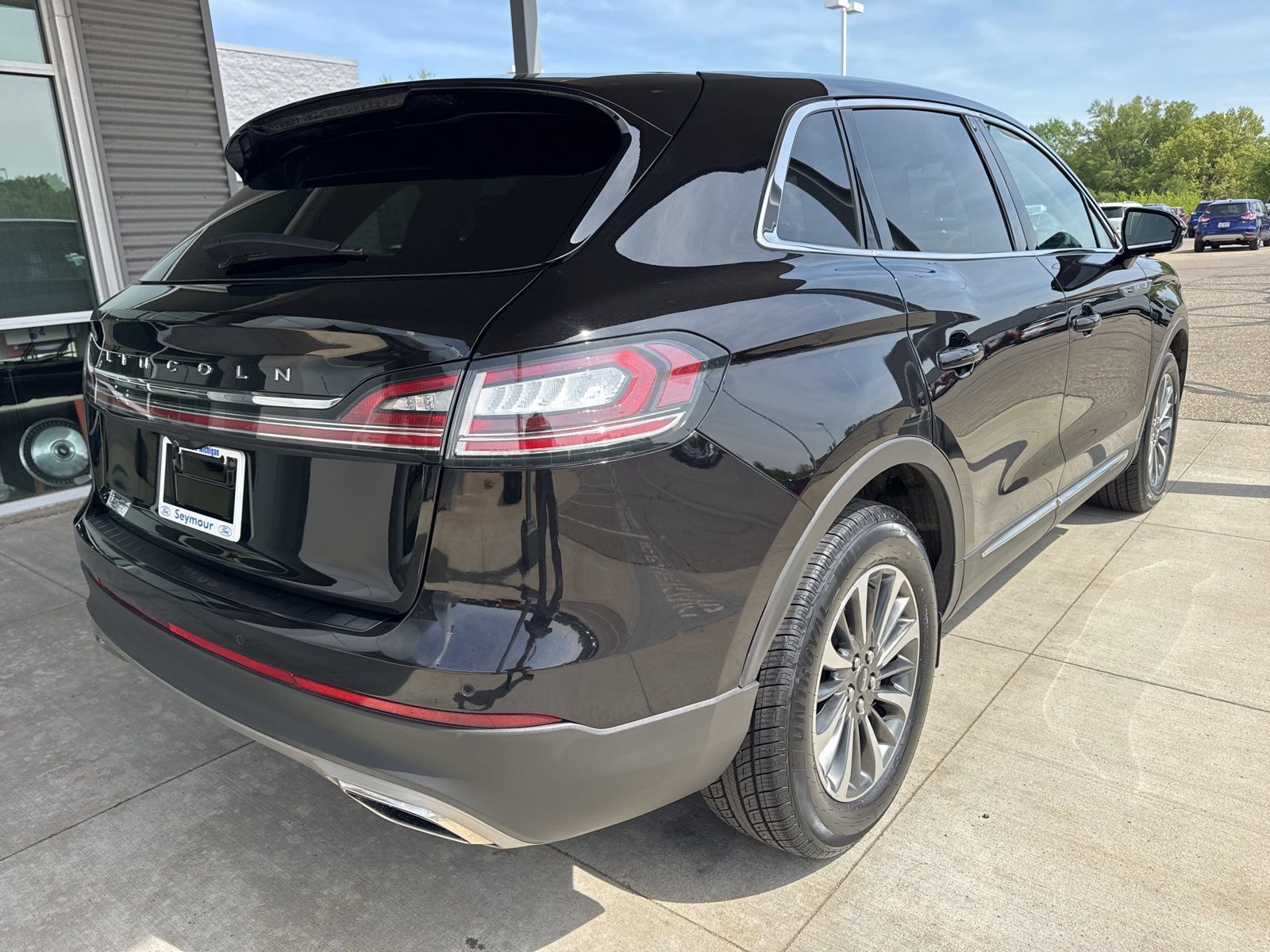 Used 2023 Lincoln Nautilus Reserve AWD/4WD image 7
