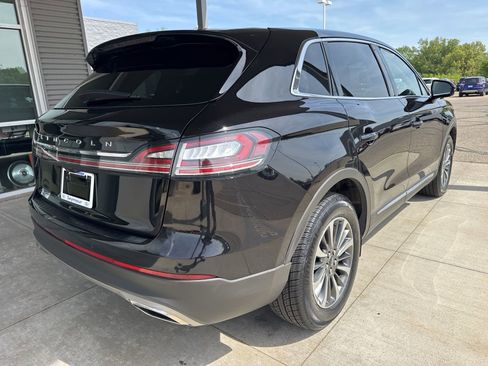 Used 2023 Lincoln Nautilus Reserve AWD/4WD image 7