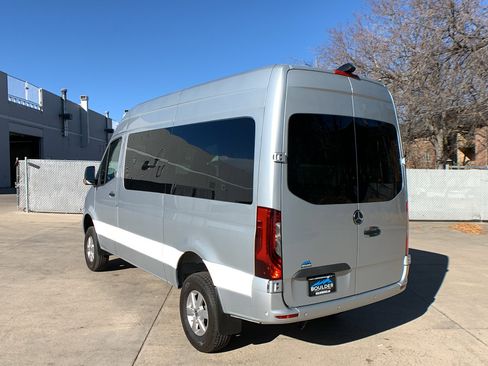 Used 2022 Mercedes-Benz Sprinter 2500 image 3