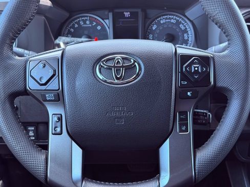 Used 2021 Toyota Tacoma TRD Off-Road w/ Technology Package AWD/4WD image 32