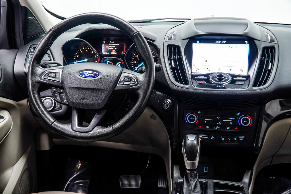 Used 2019 Ford Escape Titanium FWD image 18