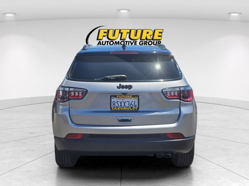 Used 2021 Jeep Compass Latitude FWD image 5