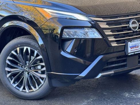 New 2026 Nissan Rogue Platinum w/ Platinum Premium Package image 3