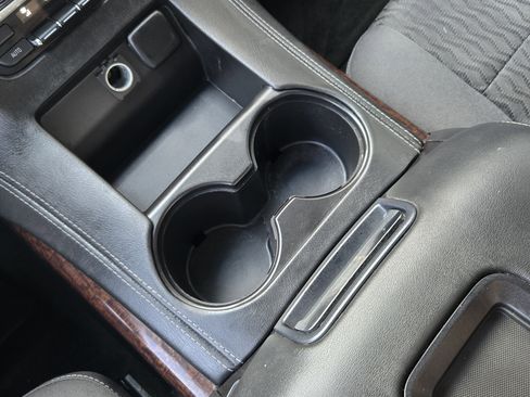 Used 2016 GMC Yukon XL SLE w/ Convenience Package image 14