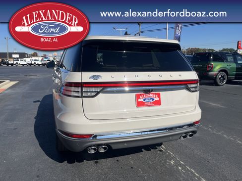 Used 2022 Lincoln Aviator Reserve w/ Equipment Group 201A image 6
