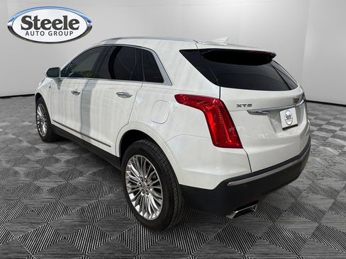Used 2017 Cadillac XT5 Premium Luxury FWD image 3