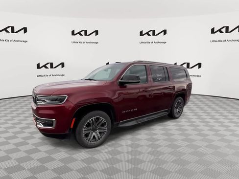 Used 2024 Jeep Wagoneer L Series II w/ Flexible Seating Group AWD/4WD image 6