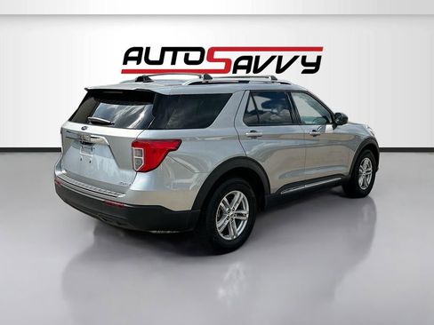 Used 2023 Ford Explorer XLT image 7