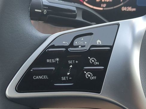 Used 2025 Mercedes-Benz C 300 Sedan image 24