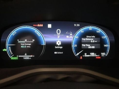 Used 2025 Toyota Camry XLE AWD/4WD image 12